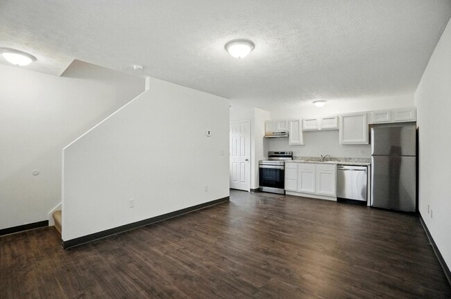 Building Photo - 501 Kristina Dr