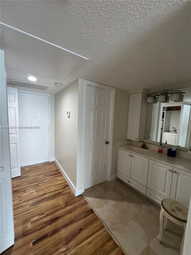 Building Photo - 11111 Biscayne Blvd