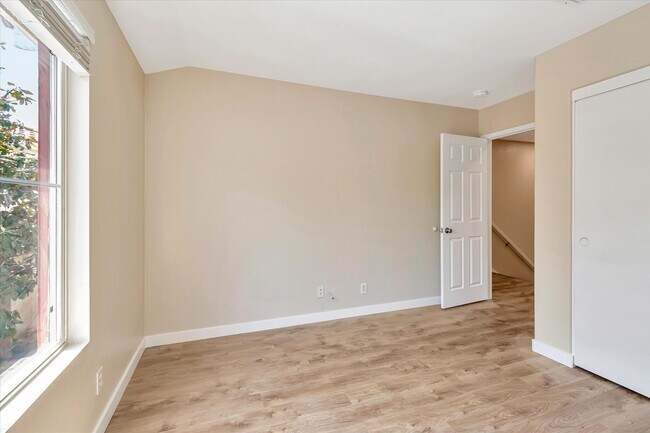 Building Photo - 18014 Flynn Dr