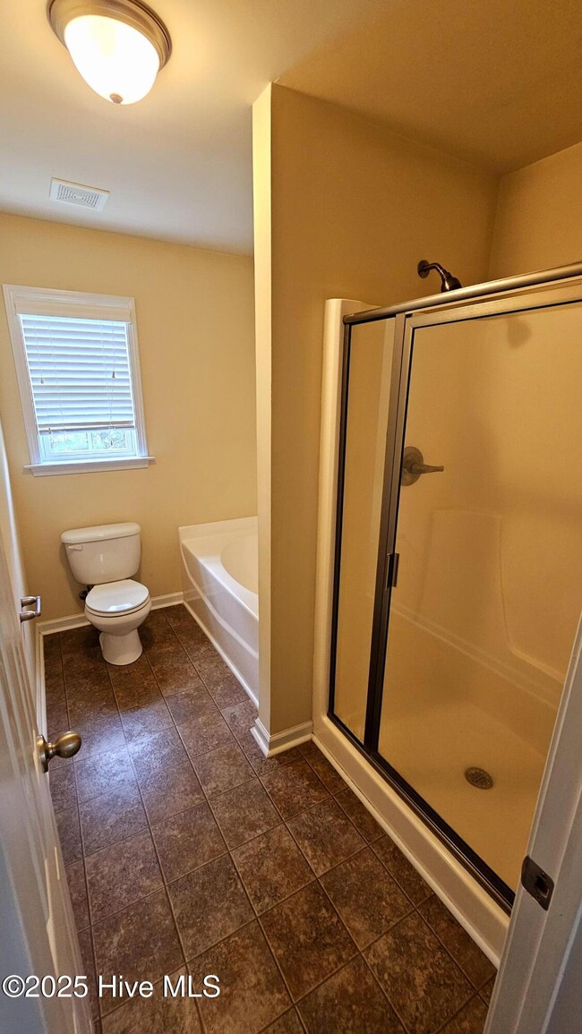 Building Photo - 714 Savannah Dr