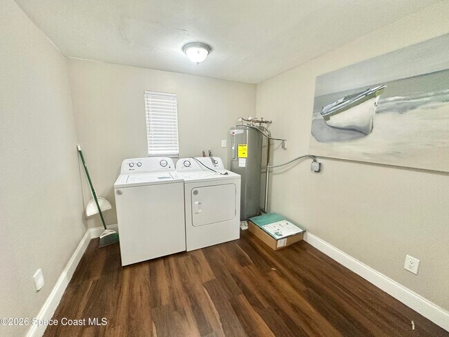 Building Photo - 4785 Brookhaven St