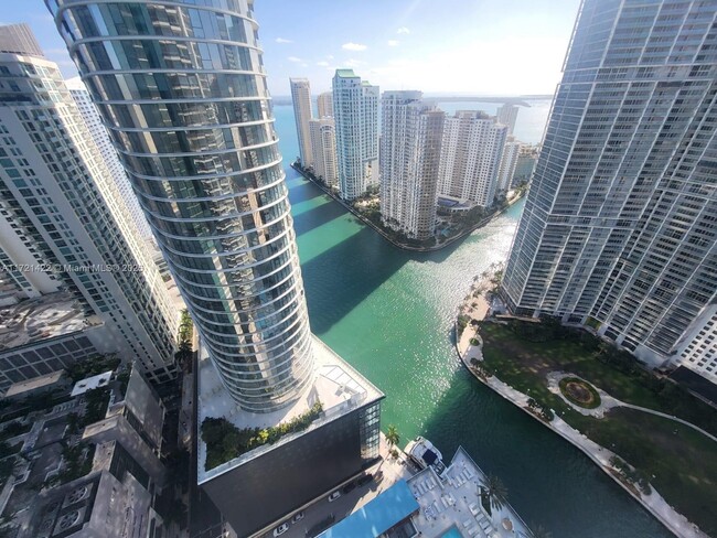 Primary Photo - 200 Biscayne Blvd Way