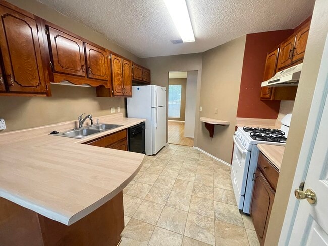 Building Photo - 117 Hollow Cove