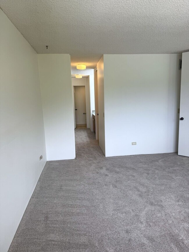Building Photo - 250 Kawaihae St