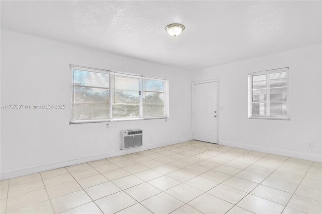 Building Photo - 6921 Rue Vendome