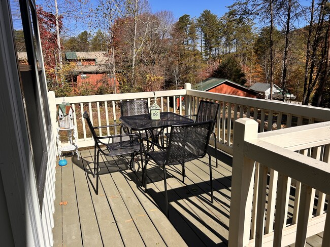 Building Photo - 348 Cozy Cove Hollow