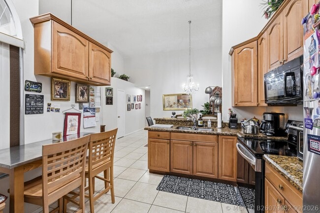 Building Photo - 10933 Stafford Cir S