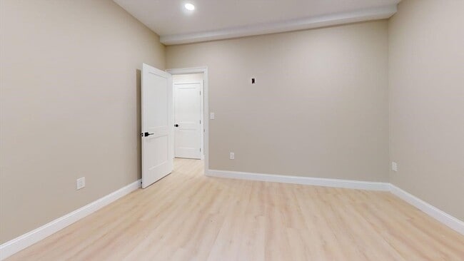 Building Photo - 231 Highland Ave