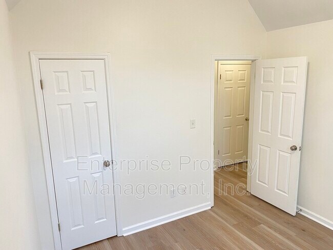 Building Photo - 7125 Showboat Ln