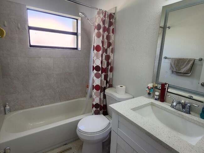 Building Photo - 6013 10th Ave N