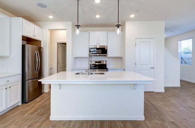 Building Photo - 1527 Foxhill Ln