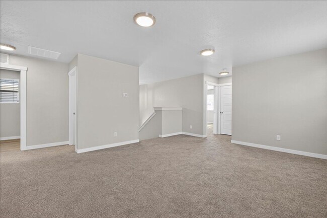 Building Photo - Luxury & Convenience: Newer 4 Bedroom, 2.5 Bath N. Meridian Home