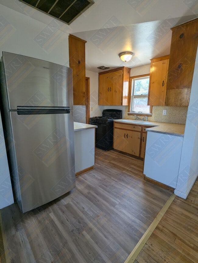 Building Photo - 902 1/2 Wyoming-