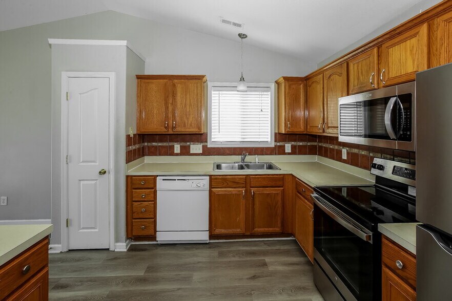Building Photo - 12705 Walking Stick Dr