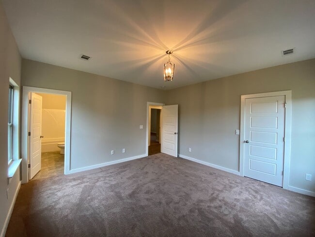Building Photo - 14332 Chase Dr