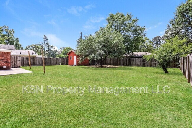 Building Photo - 503 W Tietgen St