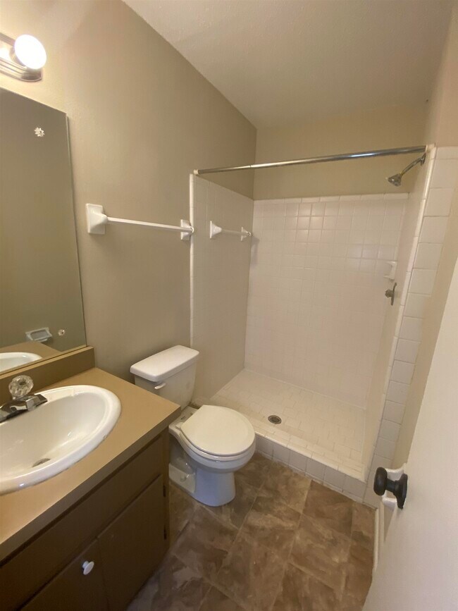 Building Photo - 3701 Donovan Dr