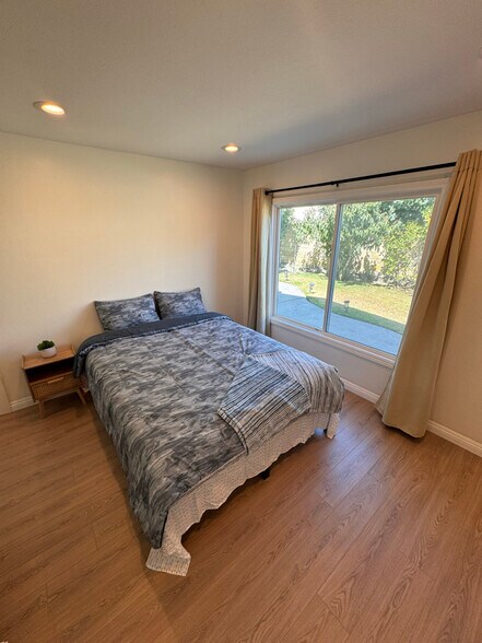 Building Photo - 11686 Mindanao St