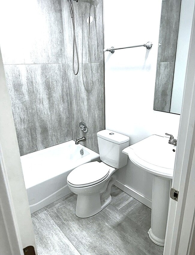 Building Photo - 8655 1/2 W Foster Ave