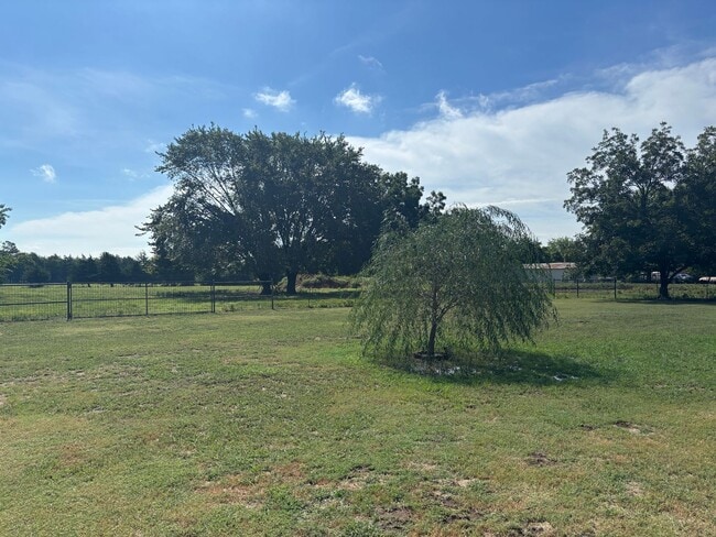 Building Photo - 1/1 Barndominium on One Gated Acre in Rura...