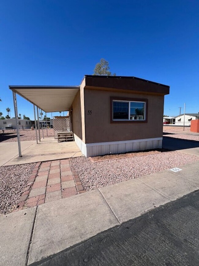 Building Photo - 2 br/ 2 bath home for rent