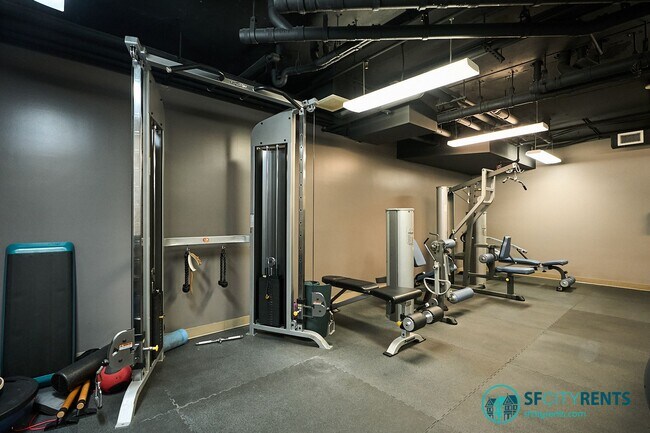 Building Photo - Hayes Valley: 1 Bed + Den @ The Hayes w/ Parking Included, Gym & Shared Roof Deck