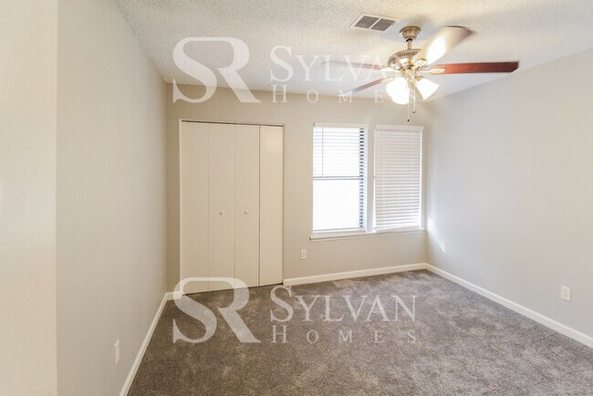 Building Photo - 5238 Stafford Dr NW