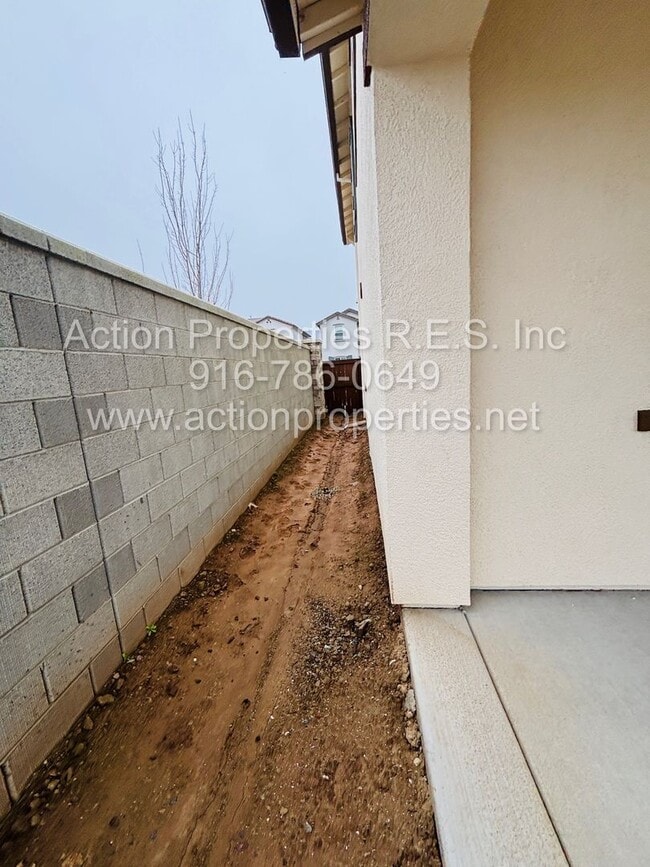 Building Photo - Action Properties RES inc. Offering Brand New Breckenridge @ Sierra West Solar 5 Bedroom 2793aq f...