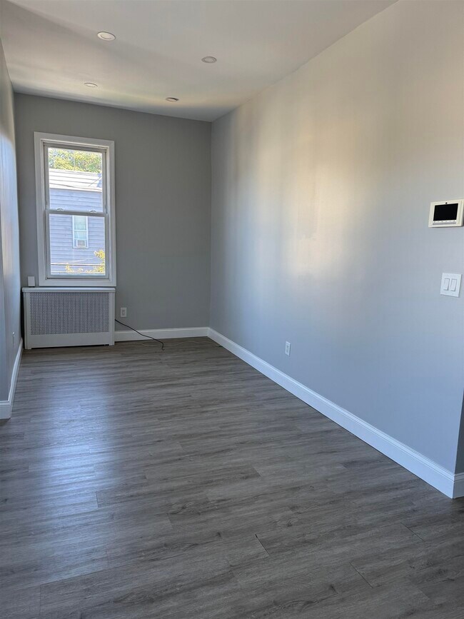 Building Photo - 1515 Kerrigan Ave
