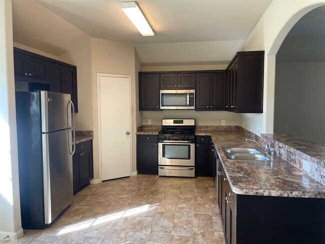 Building Photo - 625 26th Ave N