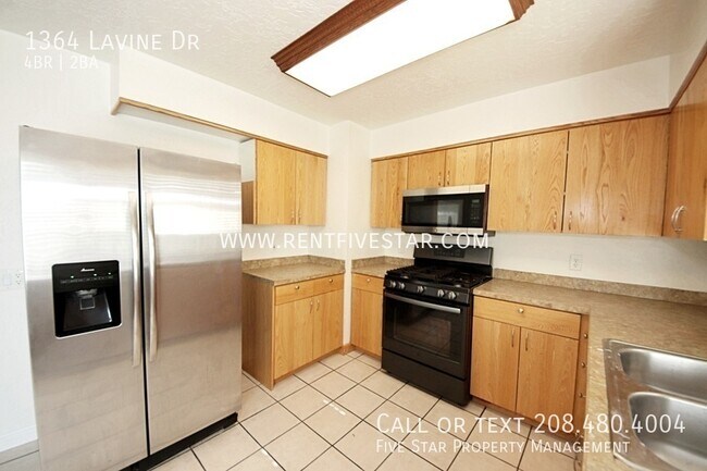 Building Photo - 1364 Lavine Dr