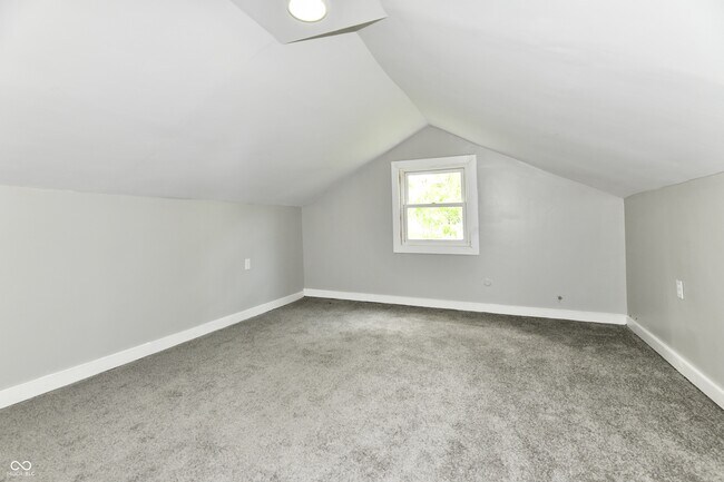 Building Photo - 3550 Eisenhower Dr