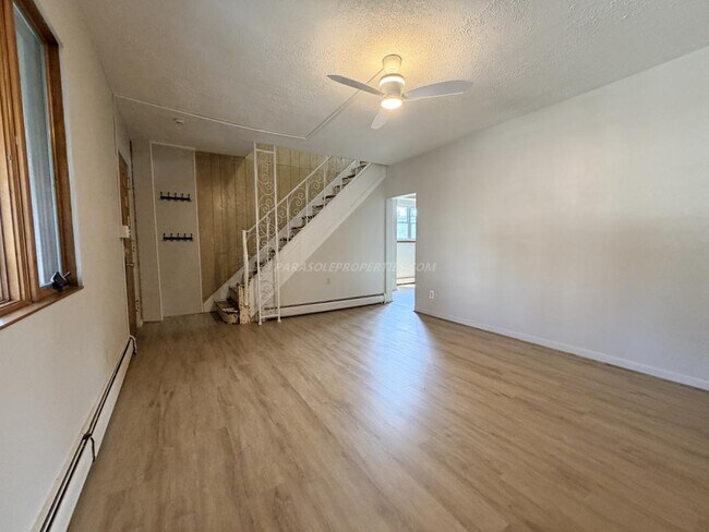 Building Photo - 1007 Stafford Ave
