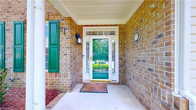 Building Photo - *** READY TO MOVE IN BY FIRST WEEK OF MAY***