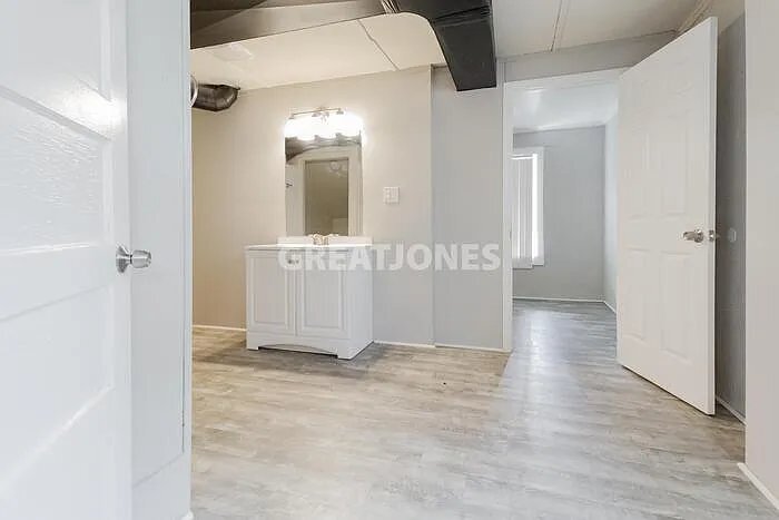 Building Photo - 5511 N Main St