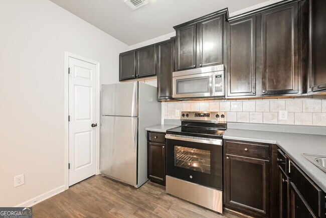 Building Photo - 1337 Avington Glen Way