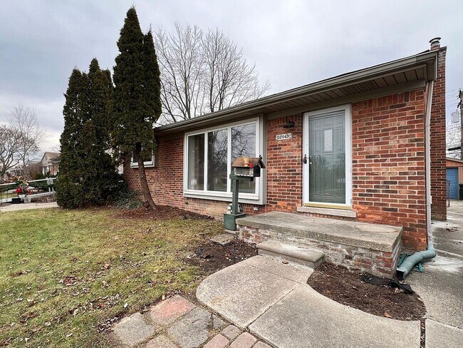 Building Photo - Move-In Ready 3 Bedroom, 1.5 Bathroom Home in Westland