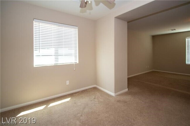 Building Photo - 6037 S Moonlight Beach