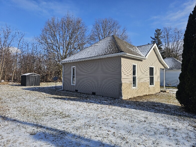 Building Photo - 307 W Clem St