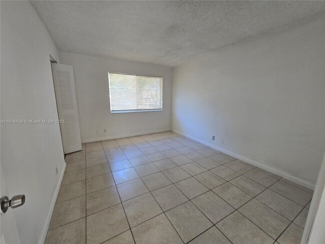 Building Photo - 5940 NW 21st St