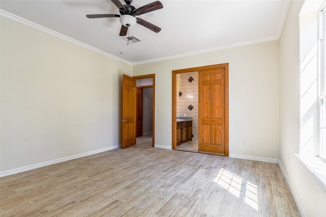 Building Photo - 12446 Willis Waukegan Rd