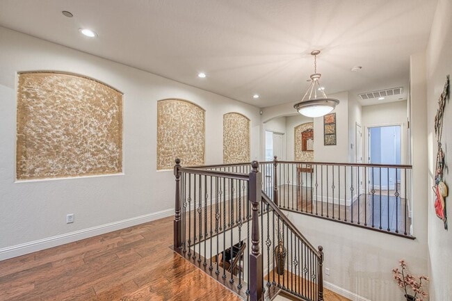 Building Photo - 10509 N Sierra Vista Ave