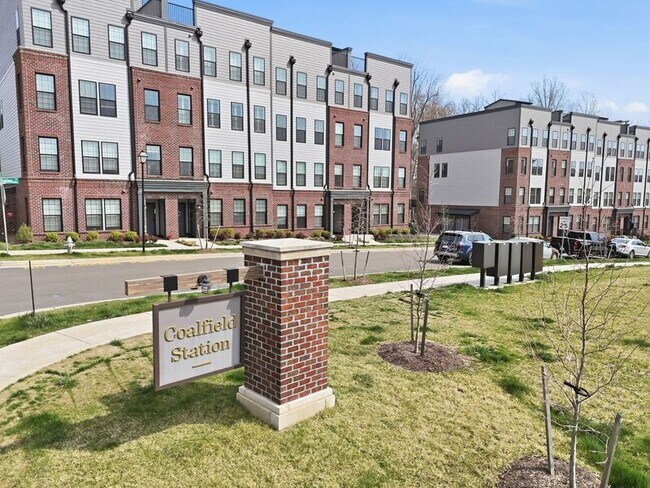Building Photo - 13353 Coalfield Station Ln