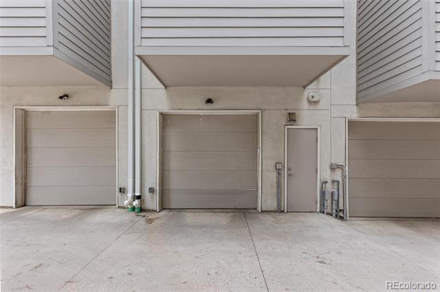 Building Photo - 2725 W 25th Ave