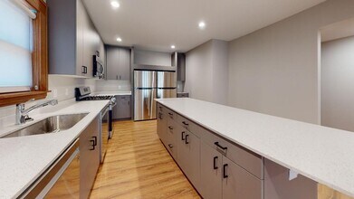 Building Photo - Modern 10 Bedroom House Close to U of M Ca...