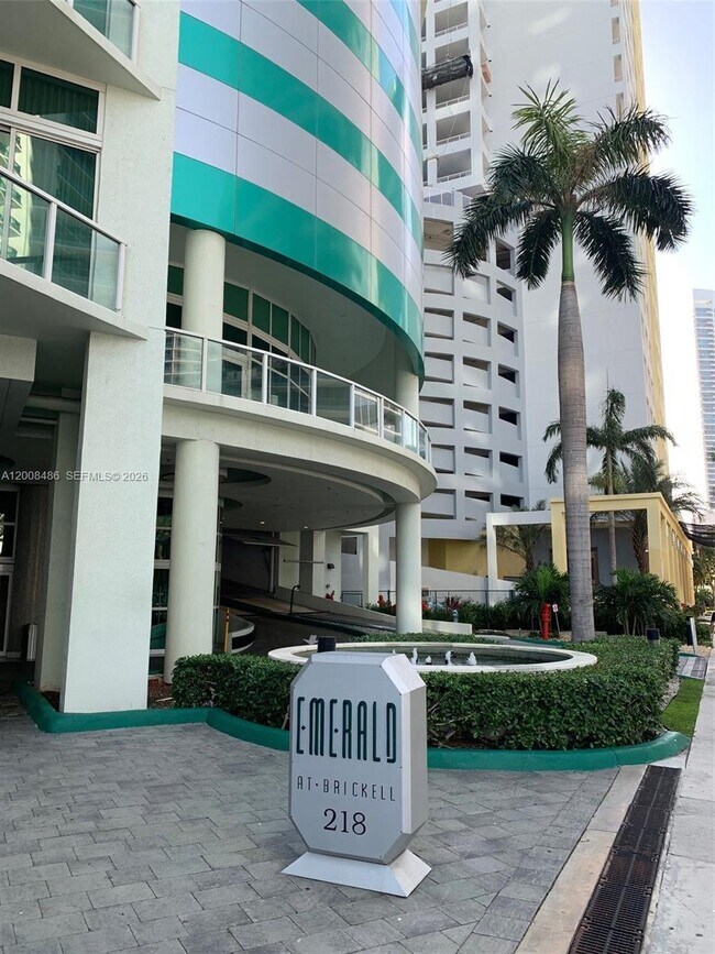 Building Photo - 218 SE 14th St