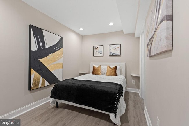 Building Photo - 2219 E Chase St