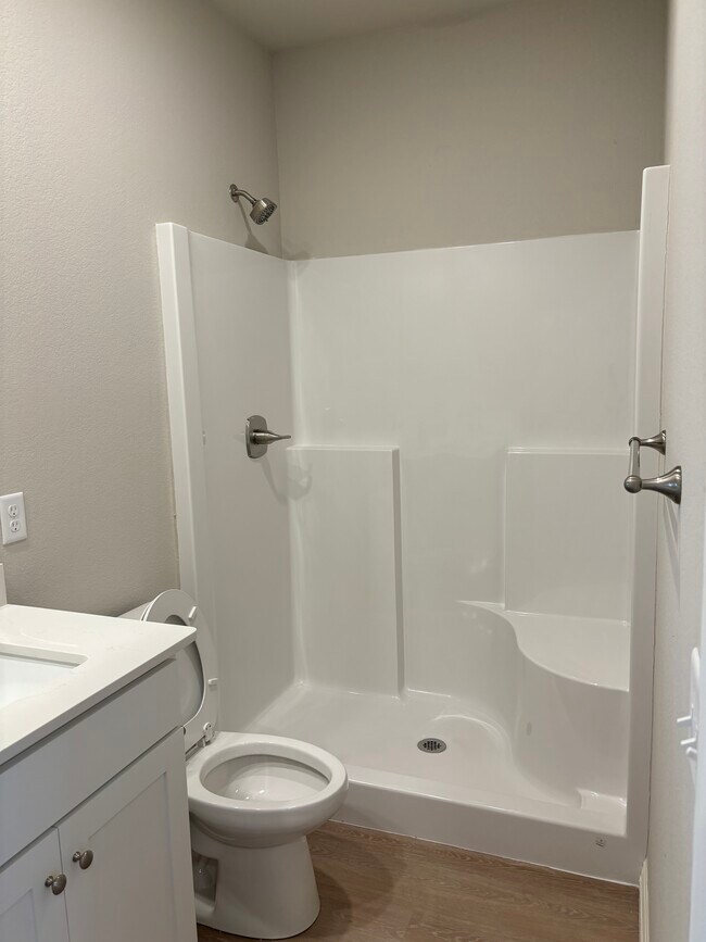 Master Bath - 2611 SW Lofoten St