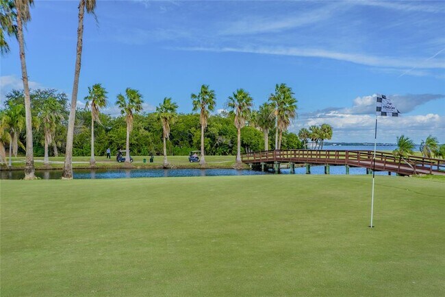 Building Photo - 2700 Cove Cay Dr