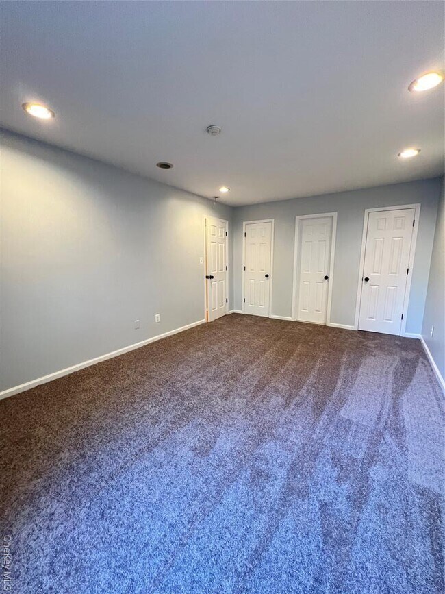 Building Photo - 209 Fairview Cir